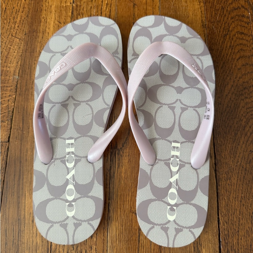Coach Zak Signature Logo Flip Flop Soft Lilac